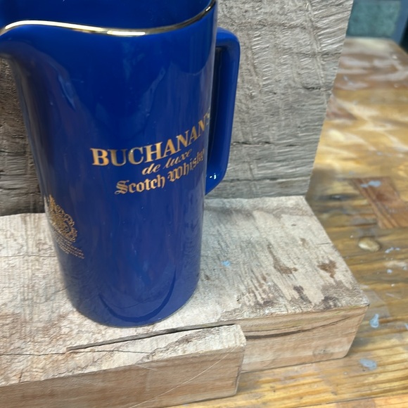 VINTAGE BUCHANAN’S DE LUXE SCOTCH WHISKY PITCHER 24 GOLD LETTERING. - Picture 5 of 9